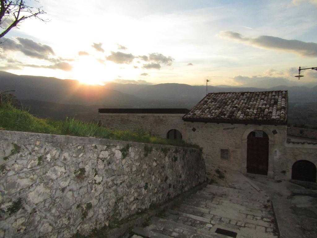 Medieval Village Of Pacentro Exterior foto